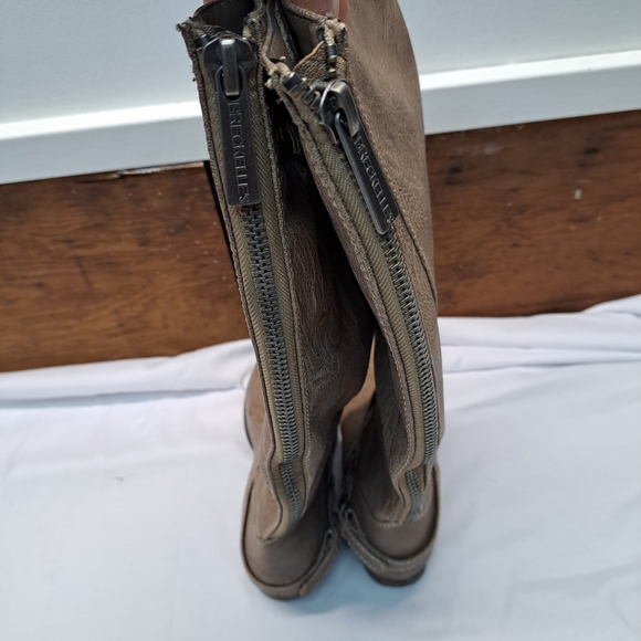Knee-High BRECKELLES Women's Tan Boots Size 7.5 - Picture 6 of 12